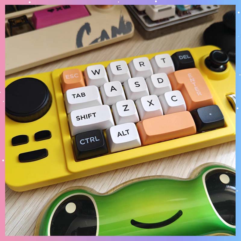คีย์บอร์ดเกมมิ่งแบบมีสาย K811  - Gaming Keyboard 1 Hand บทวิจารณ์และราคา